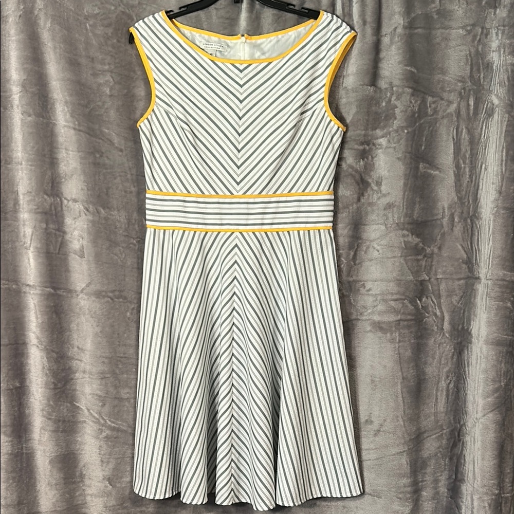 London Style White and Gray A-Line Dress